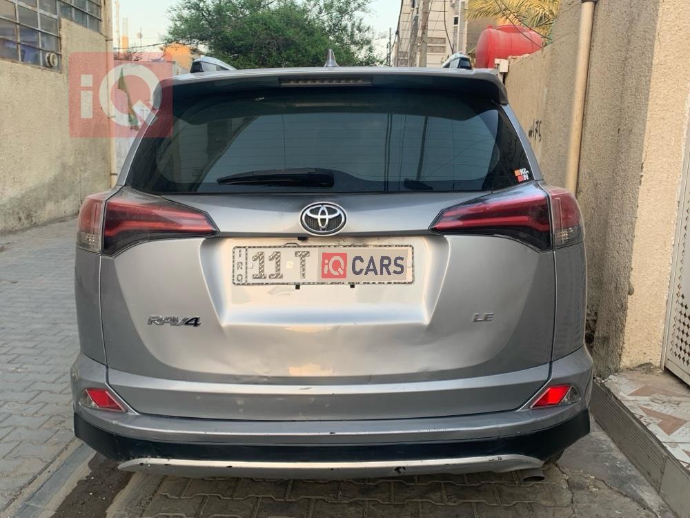 تۆیۆتا ڕاڤ 4